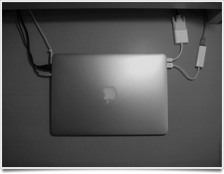 Le Mac Book Air comme machine de bureau, avec sa connectique